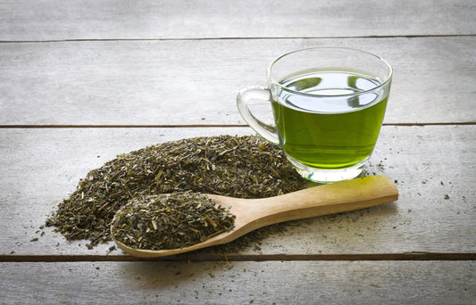 Zielona czy czarna herbata? Kofeina, smak i właściwości zdrowotne